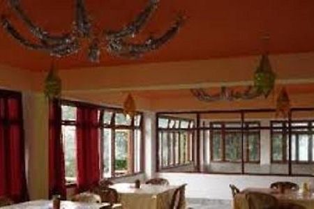 The Golden Crest Hotel Гангток Екстериор снимка